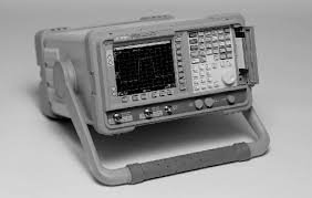 AGILENT / HP E4401B SPECTRUM ANALYZER WITH OPTION 201 AND 301