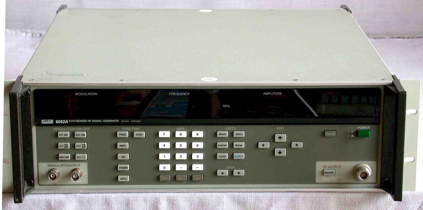 Fluke 6062AAG – Synthesized Signal Generator