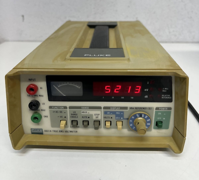 Fluke 8921A True RMS Voltmeter