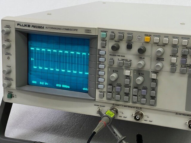 Fluke PM 3380B Autoranging CombiScope, 100 MHz, 2-Channel