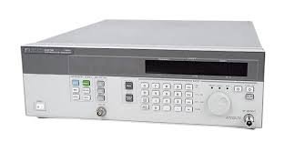 HP Agilent 83711B Synthesized CW Generator, 1 GHz to 20 GHz