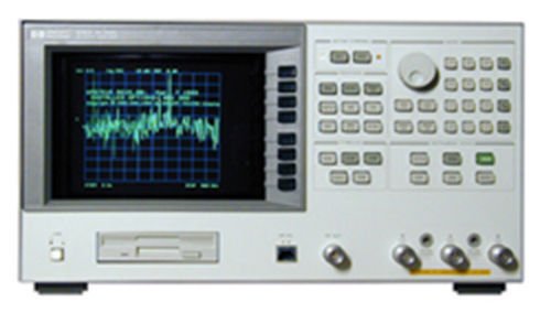 Hewlett Packard 8752C Network Analyzer 300kHz – 1.3GHz, option 75