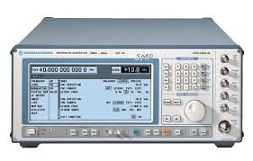 Rohde & Schwarz SMP22 2-20GHz Signal Generator