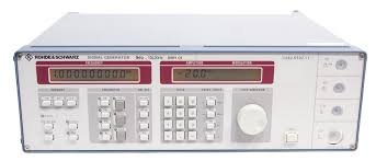 Rohde & Schwarz SMY01 9KHz to 1.04GHz Signal Generator