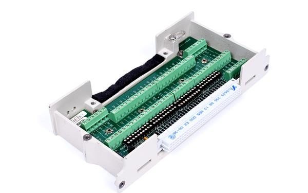 NI SCXI-1303 32-Channel Isothermal Terminal Block